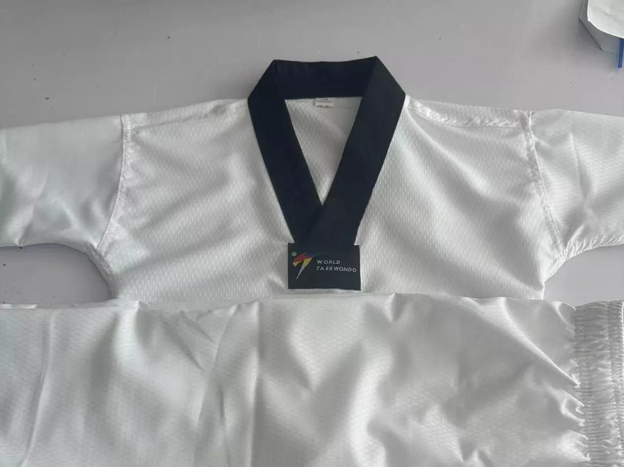 Por que os praticantes globais de artes marciais escolhem os uniformes PandaWin Sports Taekwondo?